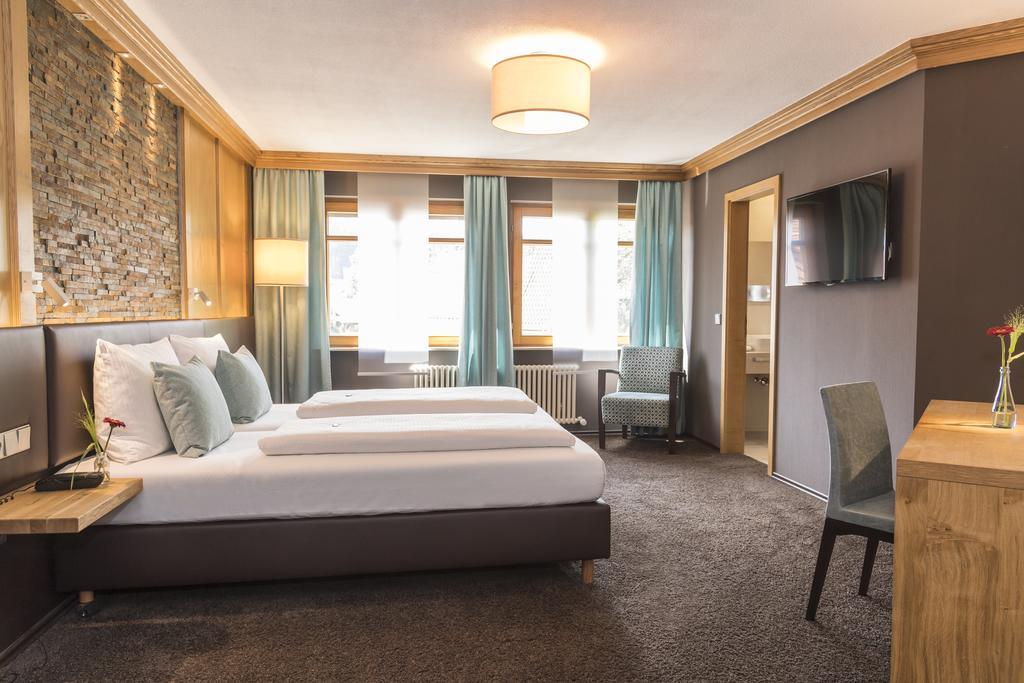 Hotel & Restaurant Becher Donzdorf Bagian luar foto